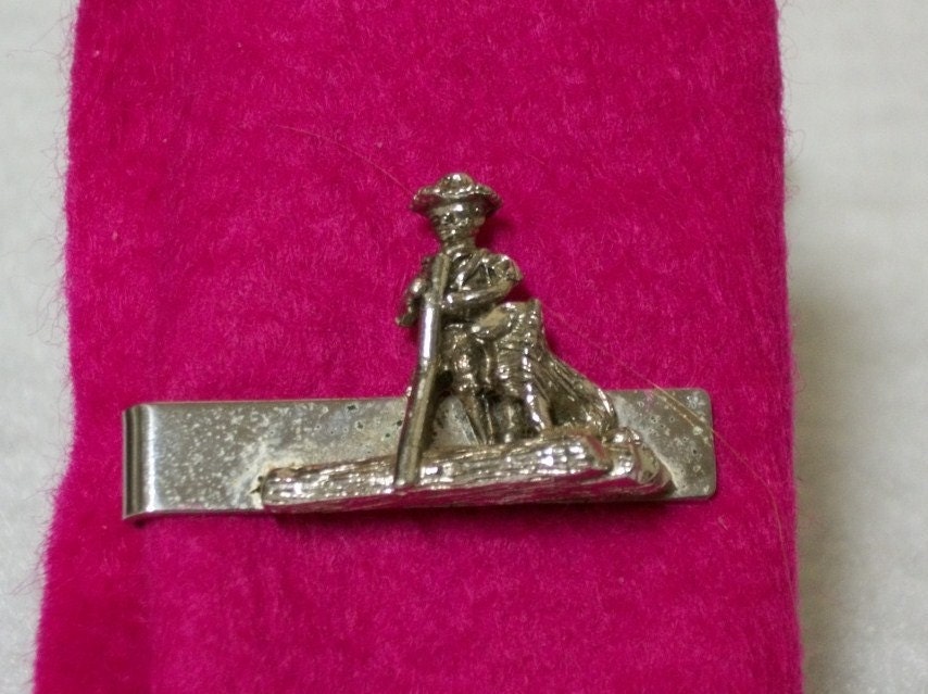 Retro Sarah Coventry 1960s Huckleberry Finn Tie Clasp