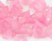 Ruffled Trumpet Lucite Acrylic Flower 12mm Hot Pink - 20pc (ST298)