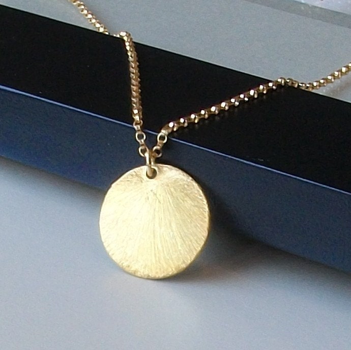 Circle Necklace in Gold