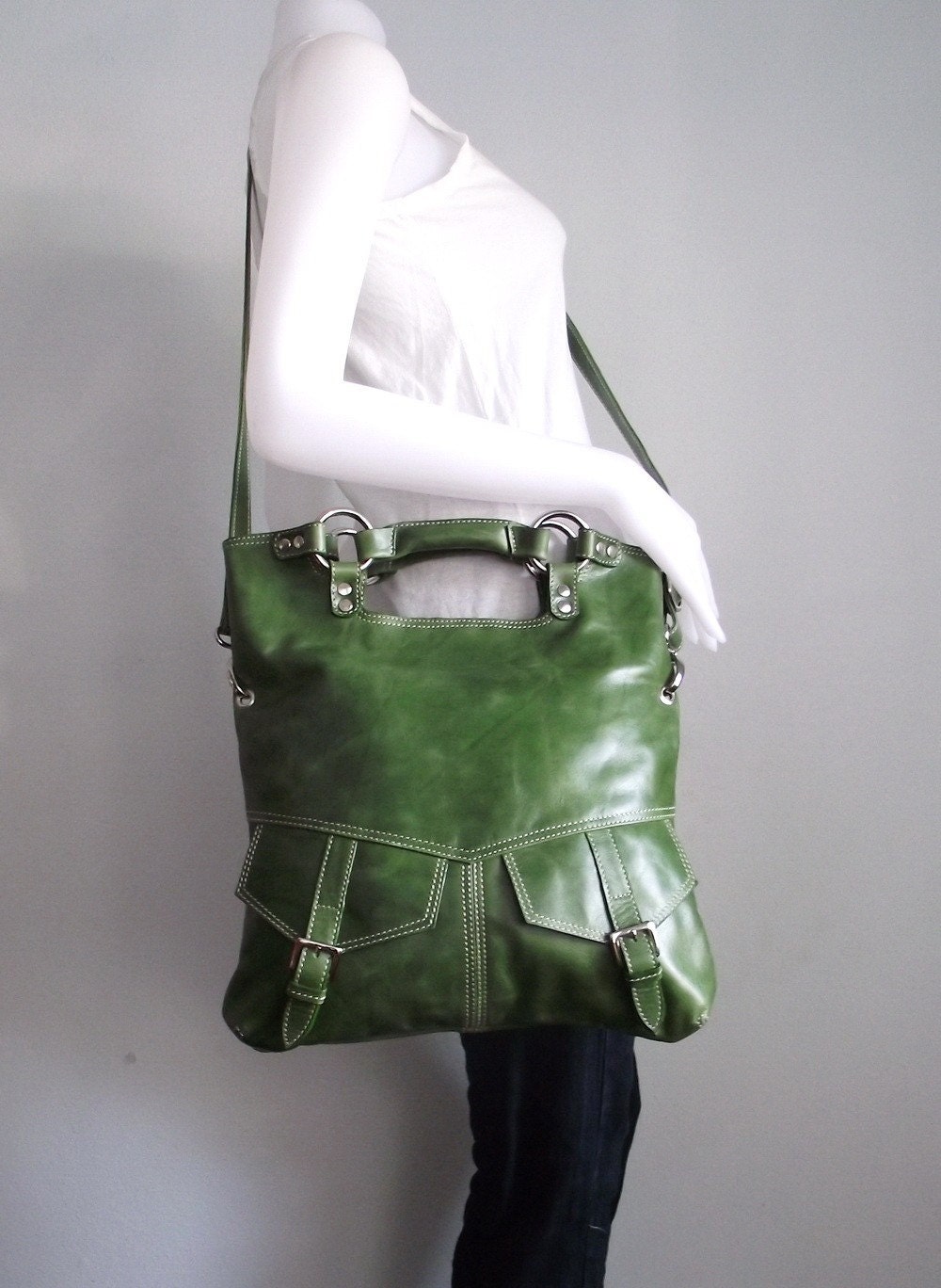 Bright  emerald green leather handbag / shoulder bag / purse / tote / Brook / tftateam