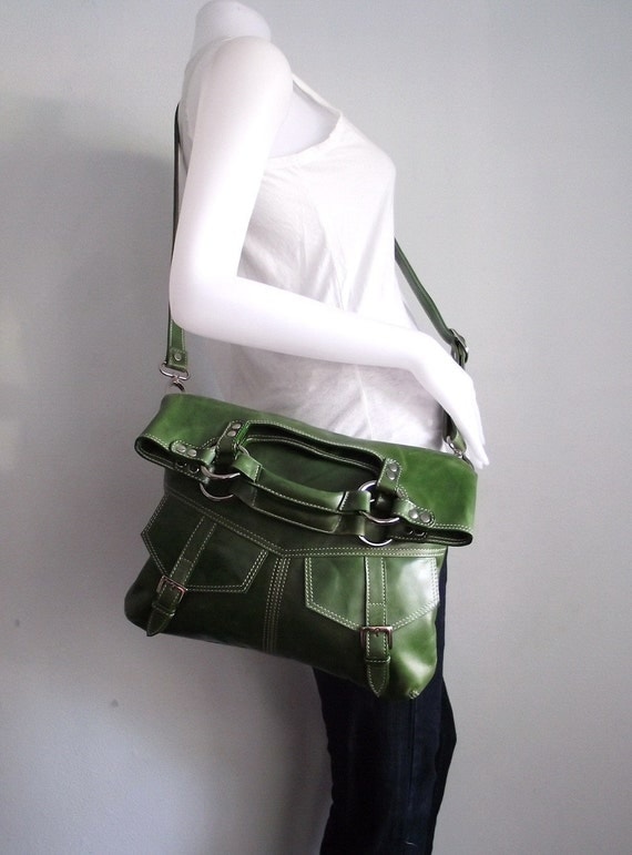 Bright  emerald green leather handbag / shoulder bag / purse / tote / Brook / tftateam