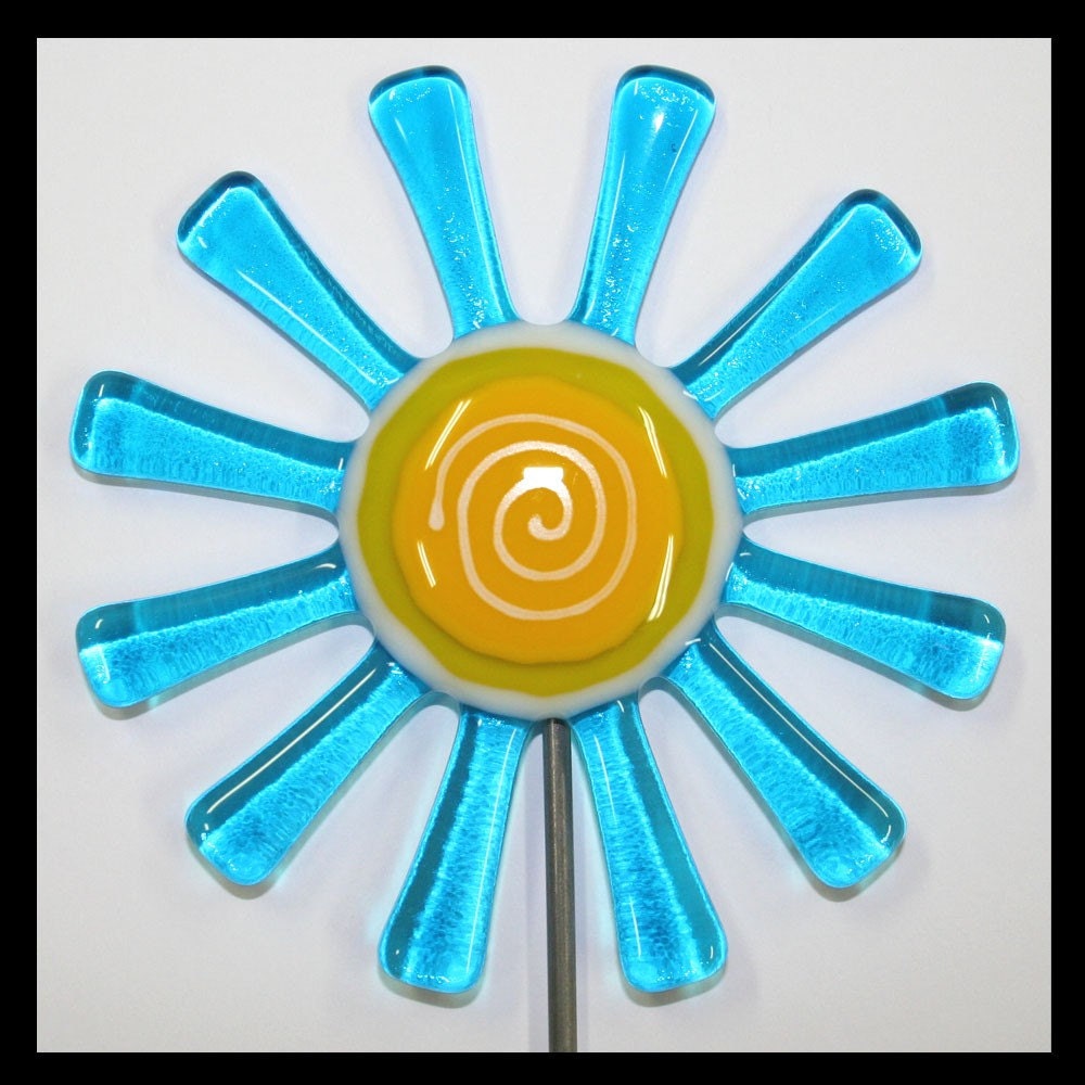 Glassworks Northwest - Brilliant Aqua Daisy Flower Stake - Fused Glass Garden Art