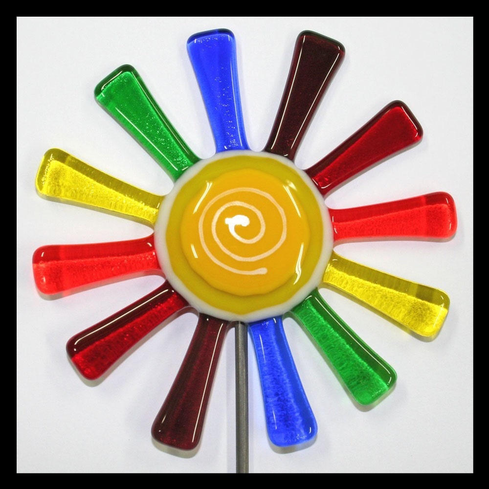 Glassworks Northwest - Brilliant Rainbow Daisy Flower Stake - Fused Glass Garden Art