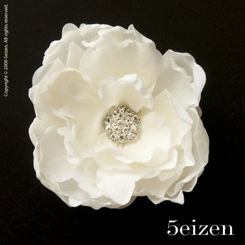 Meghan Bloom Series II - Light Ivory Brooch and Hair Clip