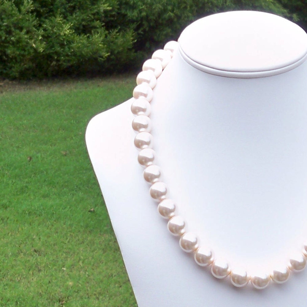 Adeenan - Chunky 14mm Round Pale Pink Pearl Beaded Necklace - Wedding, Bridal, Bridesmaid, Office Appropriate