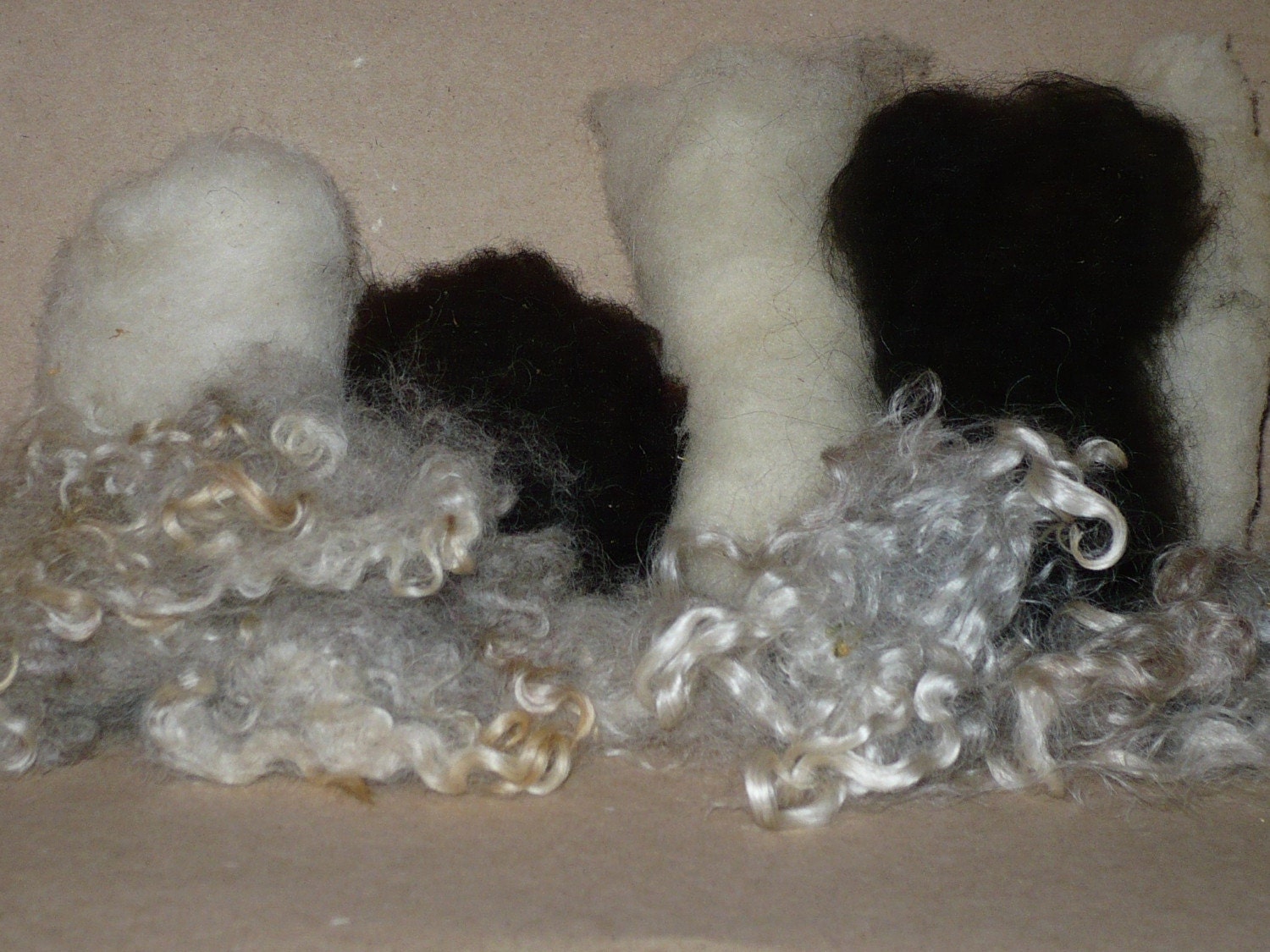 MONOCHROME Needle Felting Kit Compleate