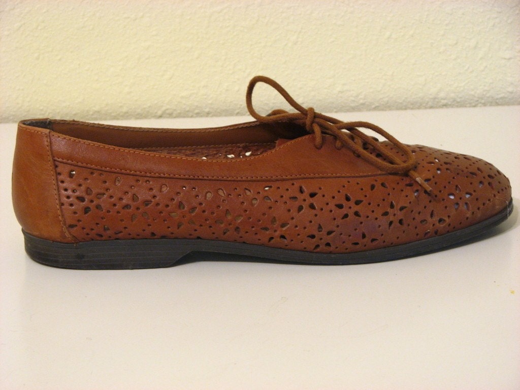 vintage 80s leather brown oxford flower cutout shoes 9 