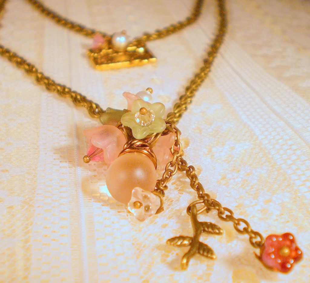 The Good Witch Vintage Style Necklace