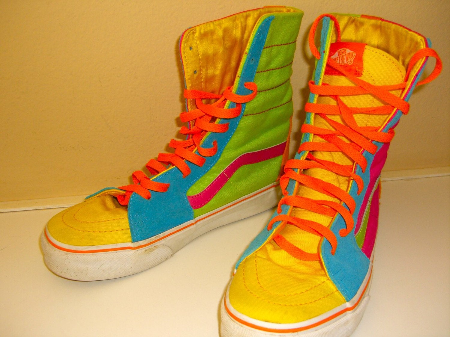 Vintage Off The Wall Vans Rainbow Multi Color High Top Shoes Skaters Unisex