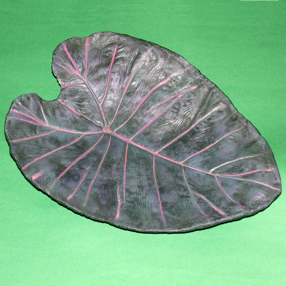 Elephant Ear Leaf Concrete Birdbath