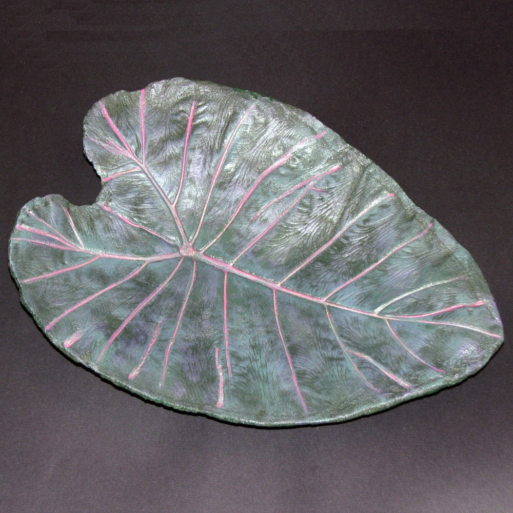 Elephant Ear Leaf Concrete Birdbath