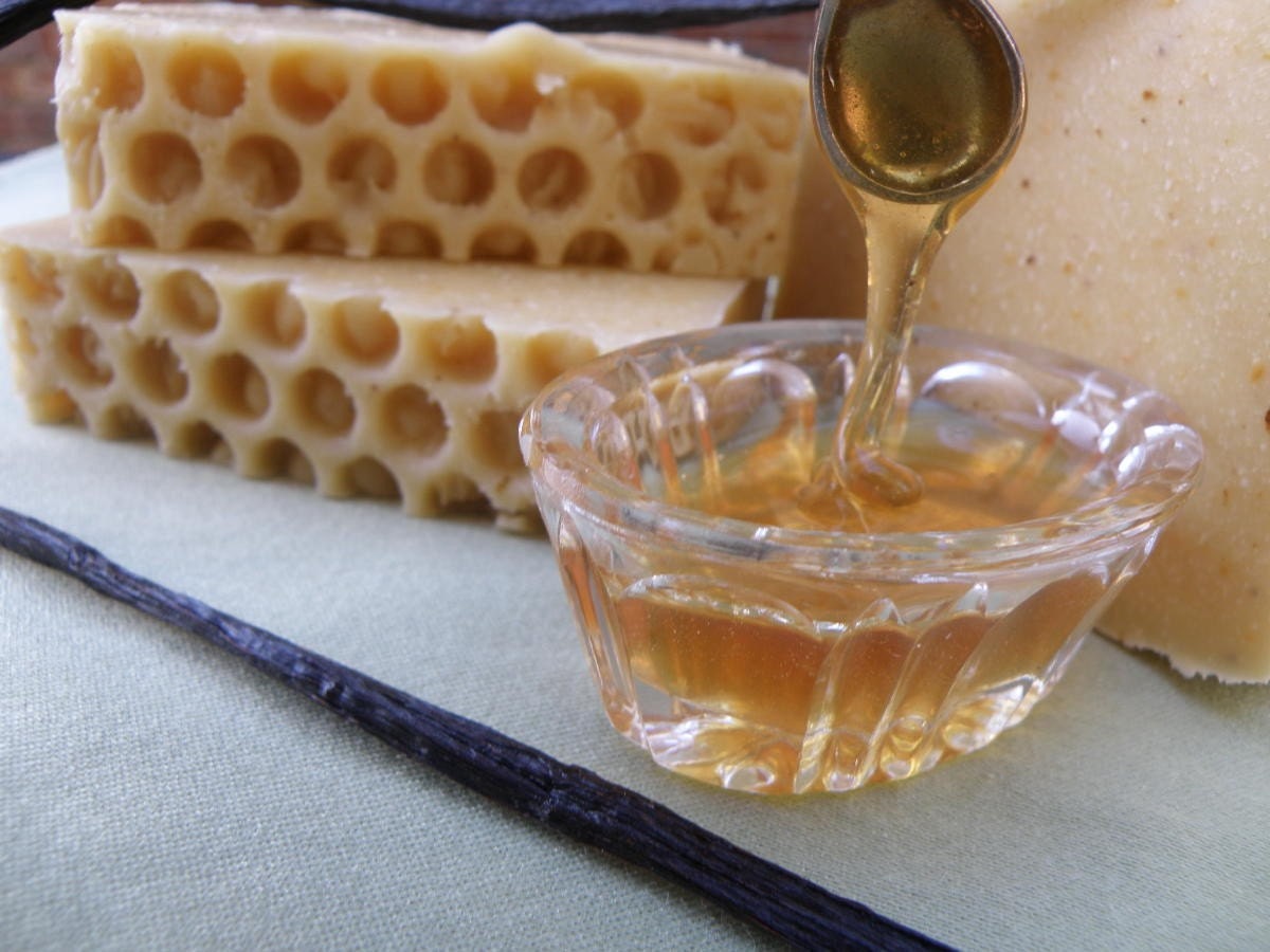 Honey - Bee Pollen Natural Handmade Soap