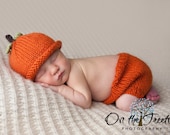 Newborn Pumpkin Hat with Green Leaves and Little Brown Stalk and Matching Diaper Cover Set in Orange for Newborn Photography Prop
