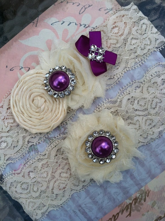 Garter/ ivory/ dark purple wedding garter / bridal garter/ lace garter / toss garter / wedding garter / vintage inspired lace garter