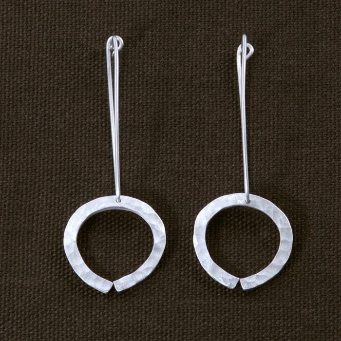 Matt/satin finish beaten drop earrings ERD183