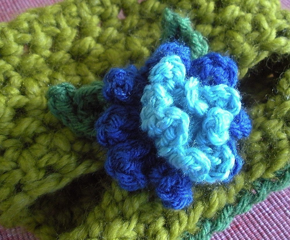 Size MEDIUM Blue Blossom Dog Hat with String Tie