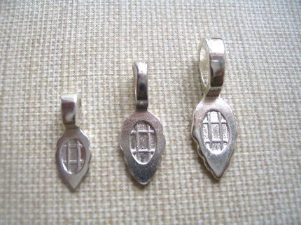 25 MEDIUM Sterling Silver Plated Aanraku Bails