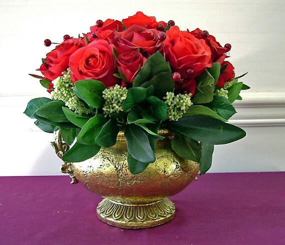 Floral Centerpiece With Red Roses
