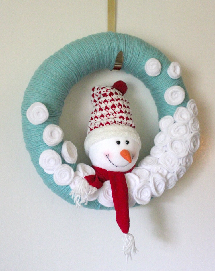 Aqua Snowman Wreath, Yarn Wreath, Large 14 inch Size