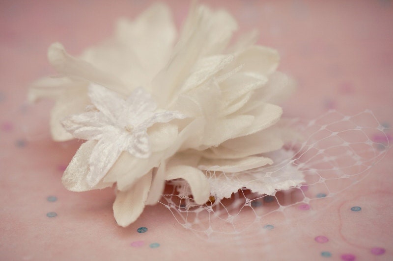Bridal Fascinator, birdcage veil, bridal headpiece, wedding headpiece, white head piece, Fergie Ships in 1 Month