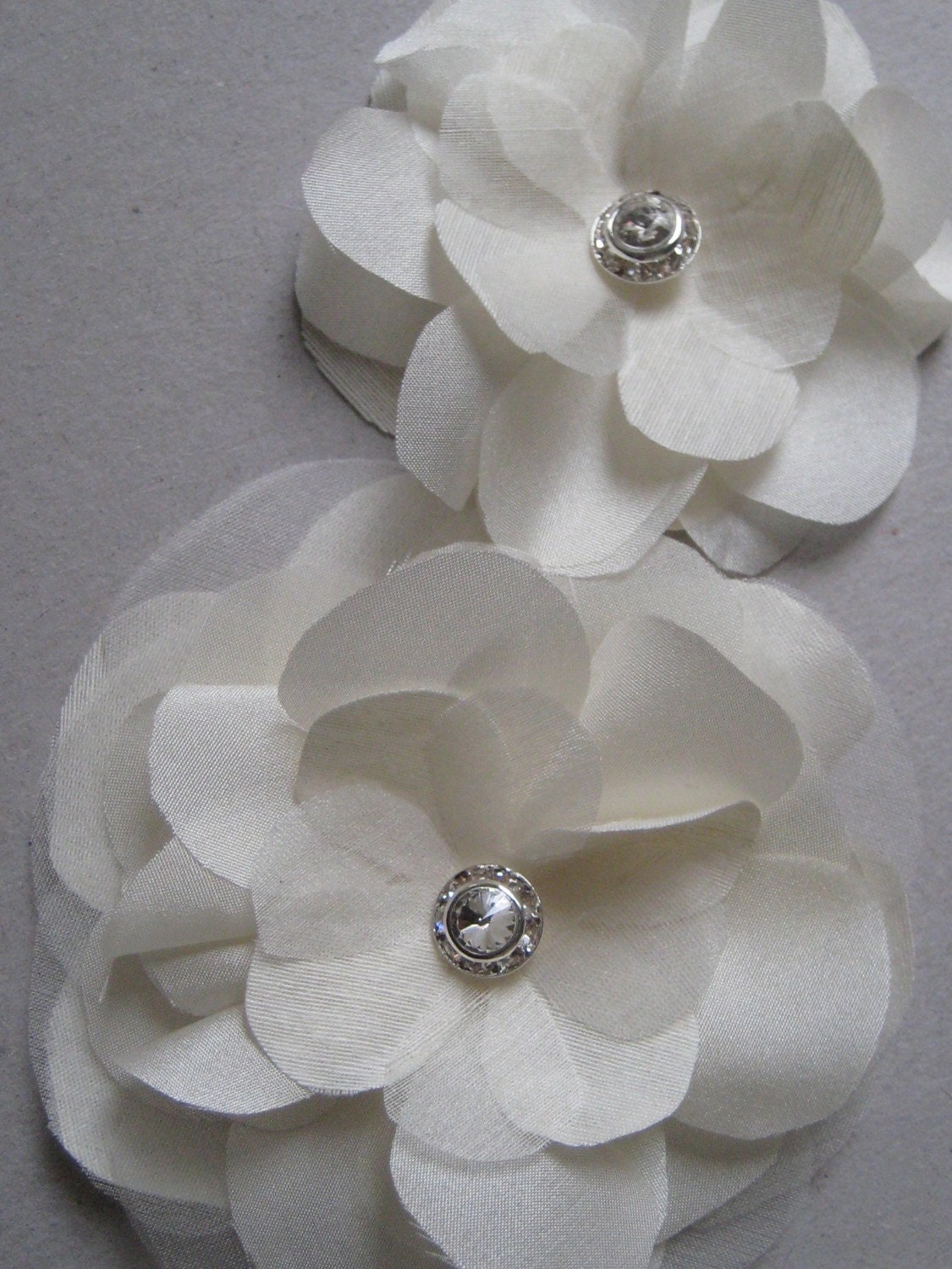 Duo of ivory bridal flowers made with eco-friendly fabric - WELLINGTON no.1