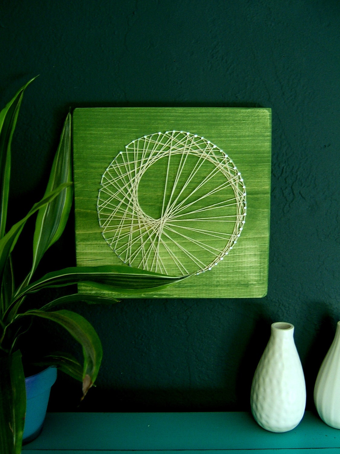 Modern String Art Wooden Tablet - Sea Snail on Green Tea
