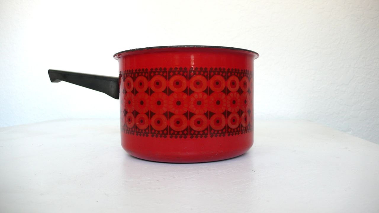 Daisy Enamel Pot by Kaj Franck for Finel