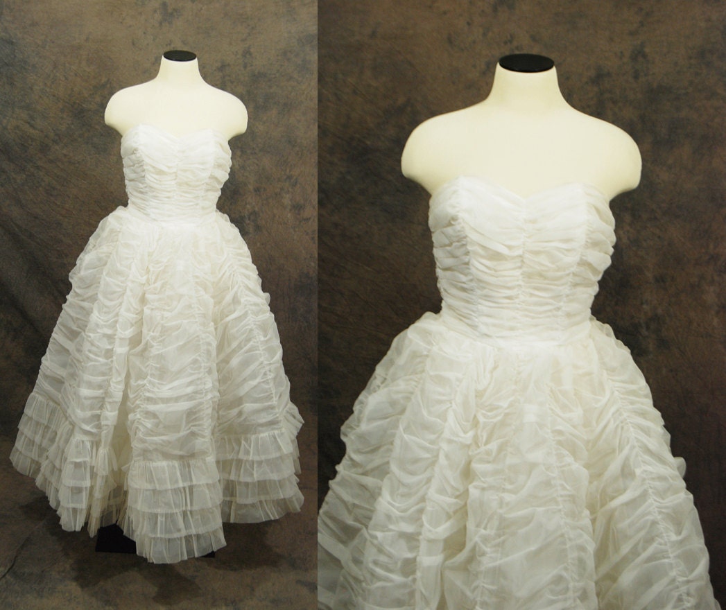 vintage 50s Wedding Dress - White Princess Bridal Wedding Gown - Ruched Strapless Dress Sz XS