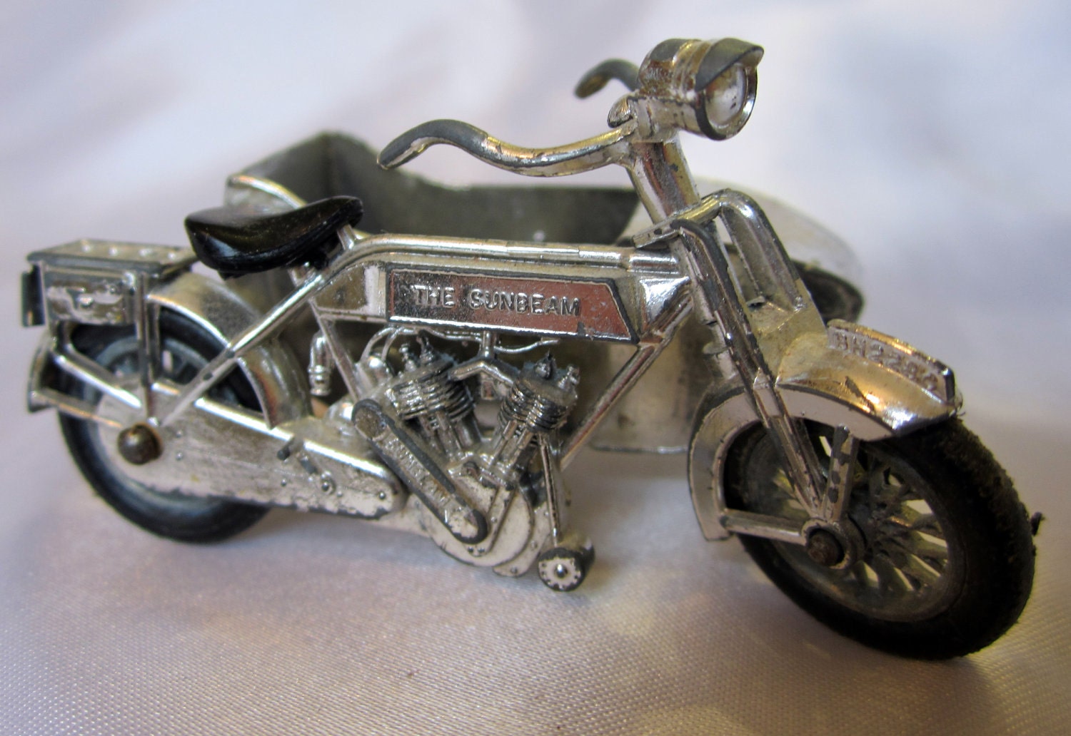 MatchBox Lesney Yesteryear 1914 Sunbeam Motorcycle Toy Model SideCar