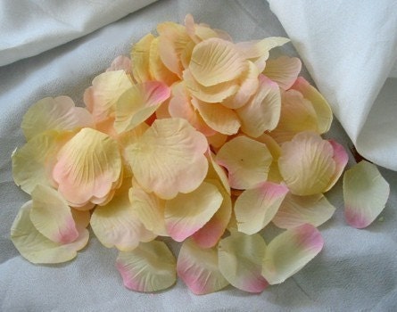 100 Blush Pink artificial Silk Rose Ptals for Wedding Decorations Centerpieces