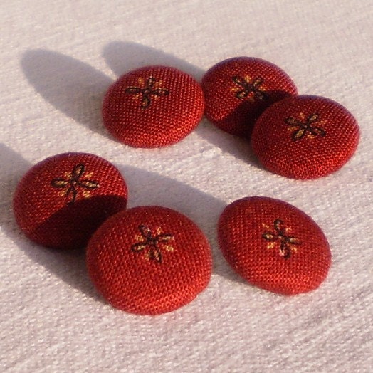Fabric Covered Buttons - Warm Flowers - 6 Small Fabric Buttons - Maroon, Red, Burgundy Floral