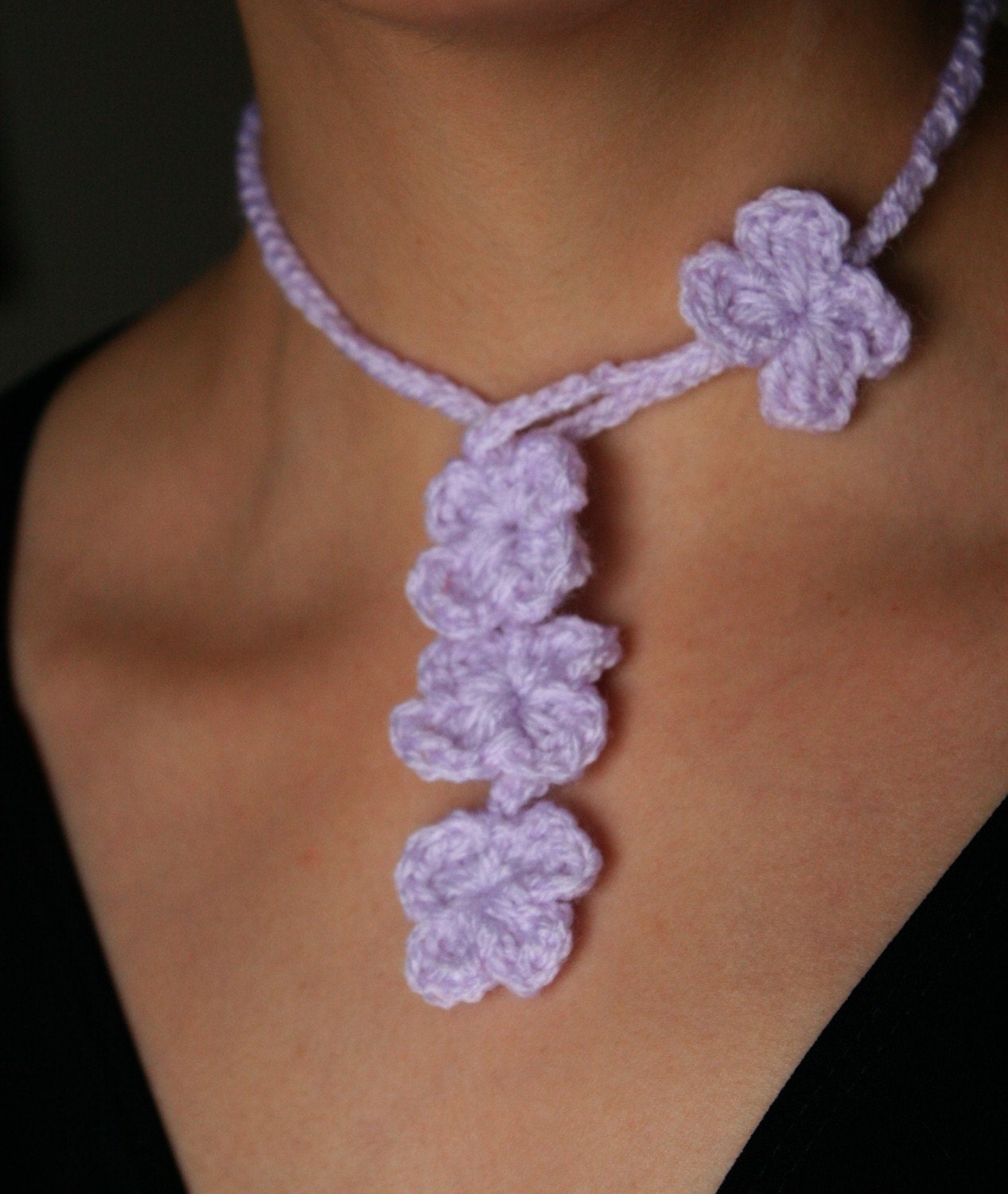 Crochet Flower Necklette