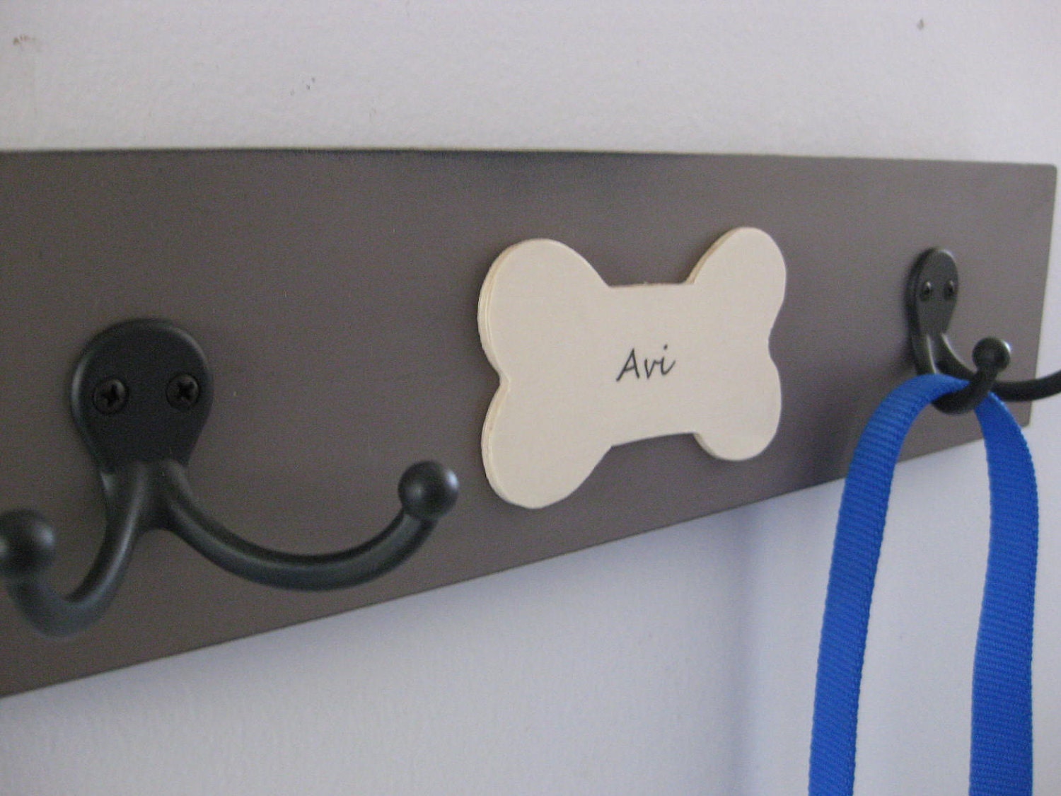 pet leash hooks, personalized, dog lovers leash hanger, with pups' names and double hook - riricreations