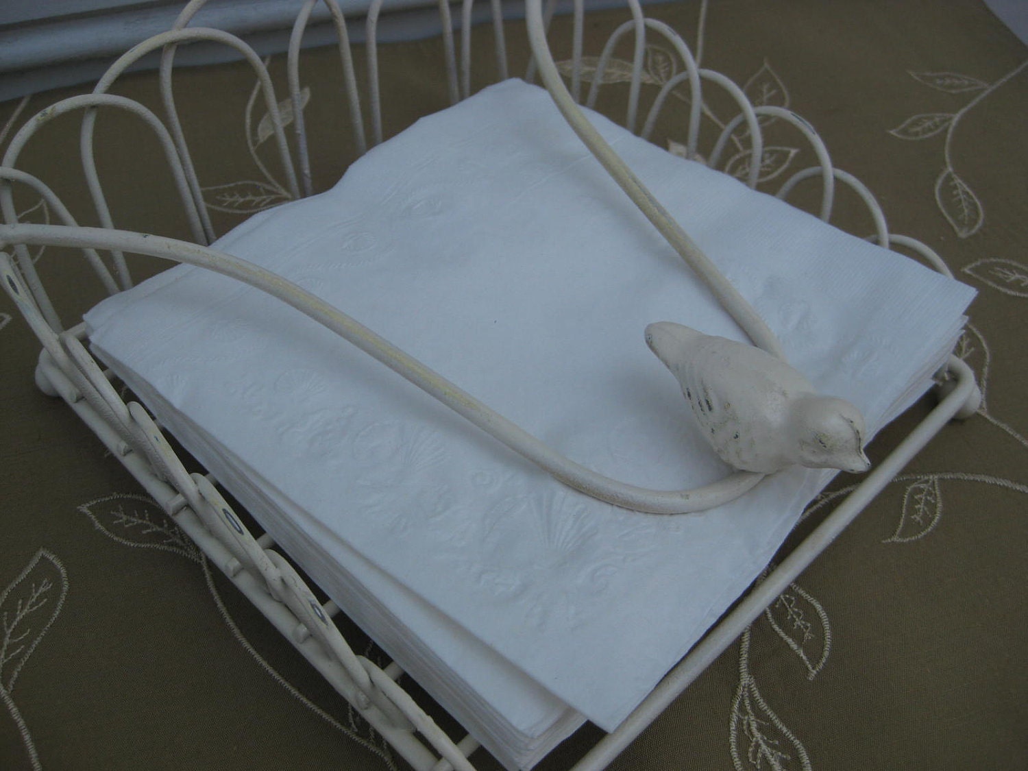 bird napkin holder, shabby chic, spring decorating, mother's day, outdoor dining