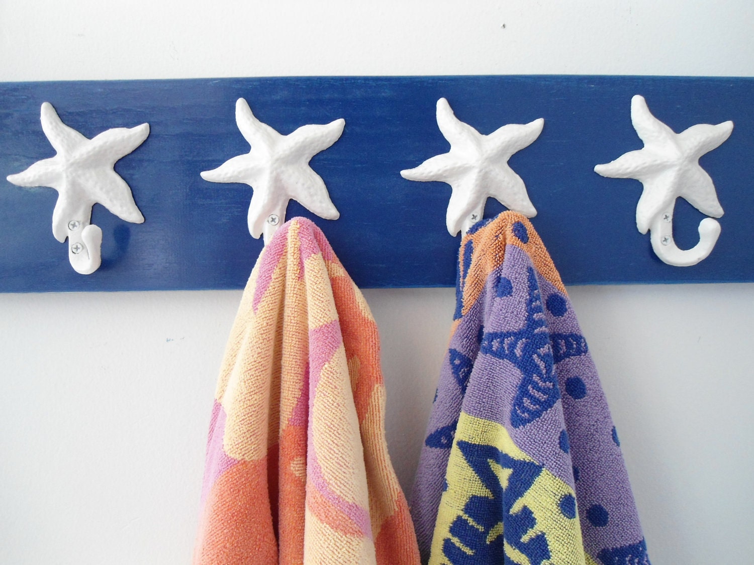 starfish hooks, towel rack, beach towel storage, pool towels, distressed wood, cottage chic, Shabby chic ,whitewashed wood