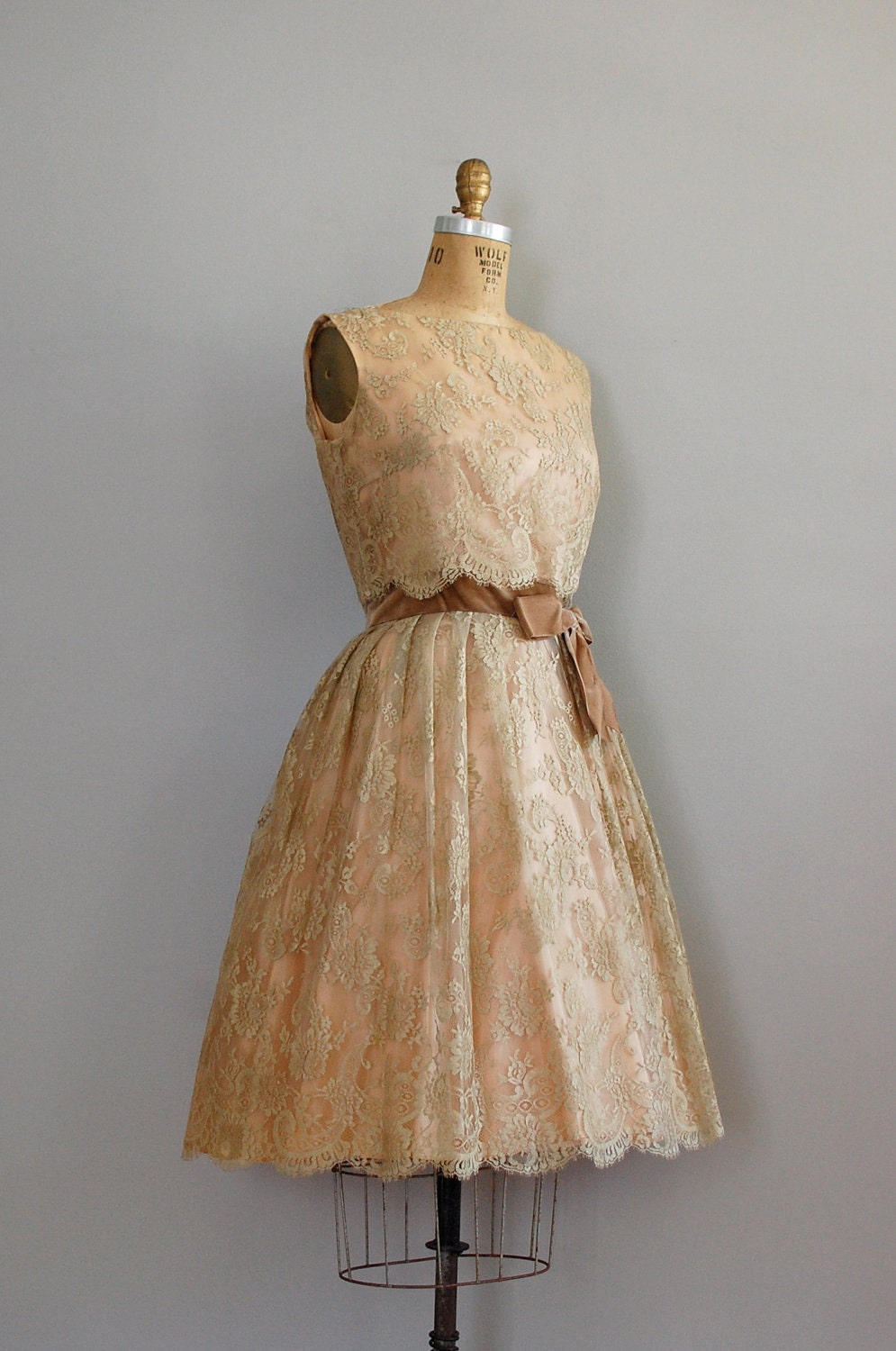 1950s dress / lace dress 50s / Cafe Au Lait