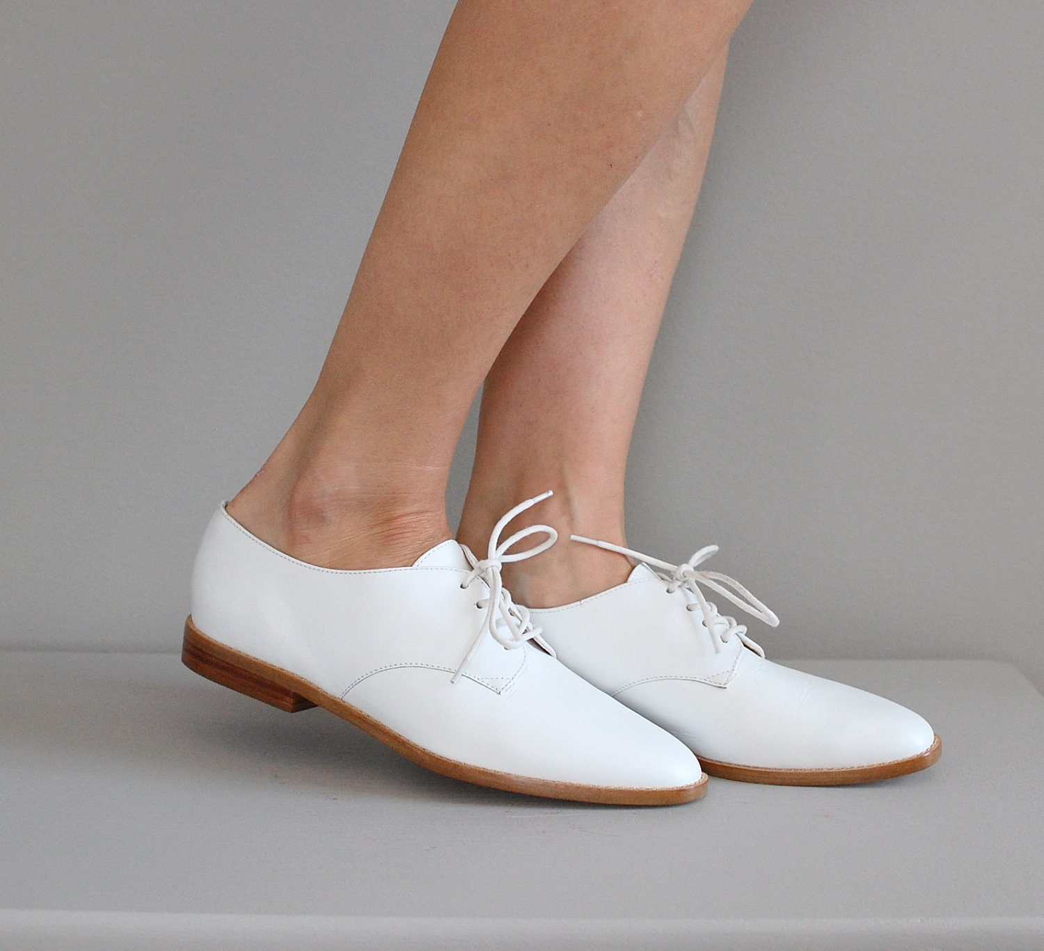 white leather oxfords / 80s oxfords / white oxfords