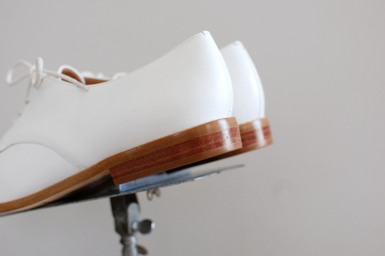 white leather oxfords / 80s oxfords / white oxfords