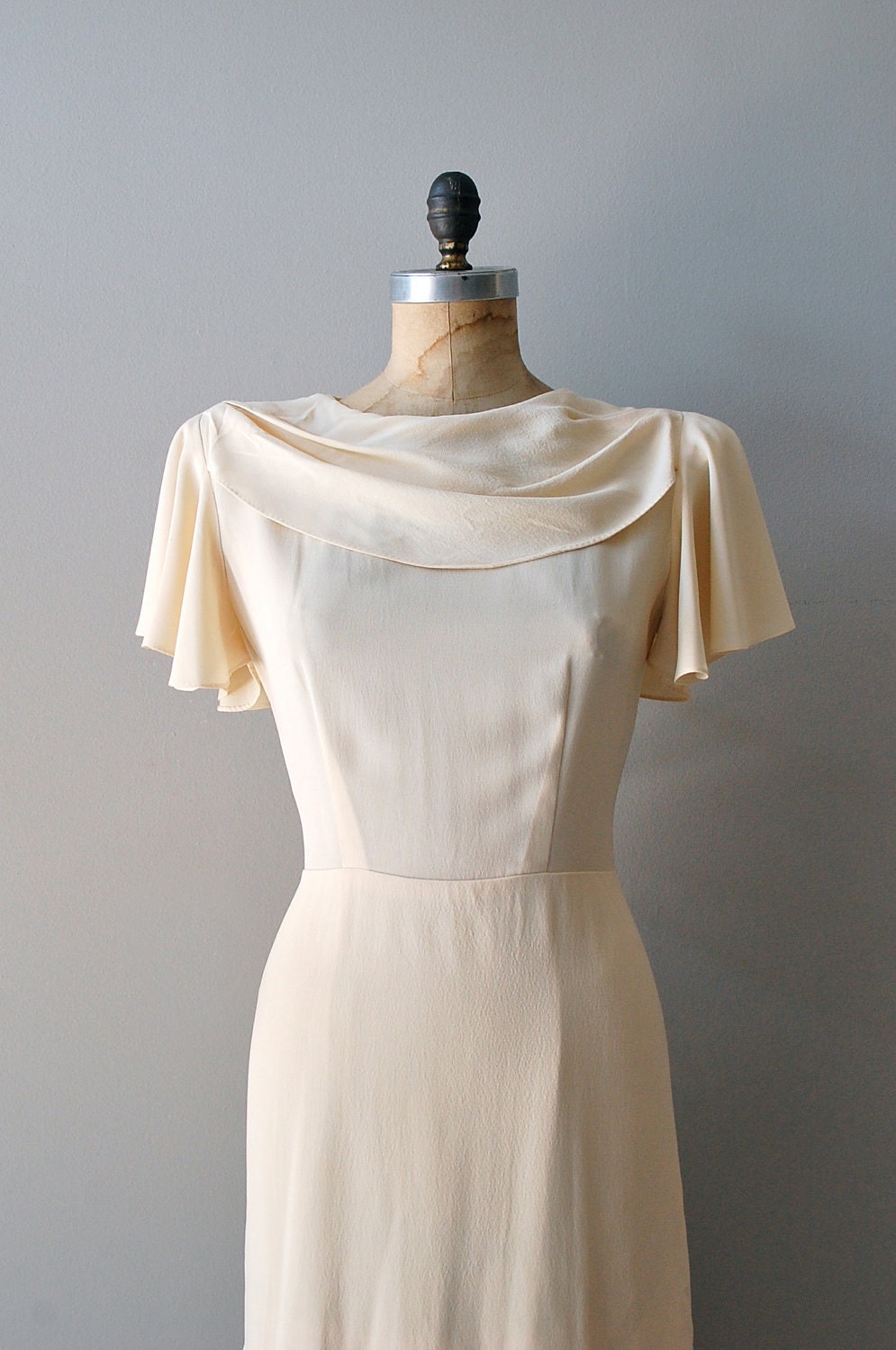 1940s dress / cream 40s dress / Glissando dress