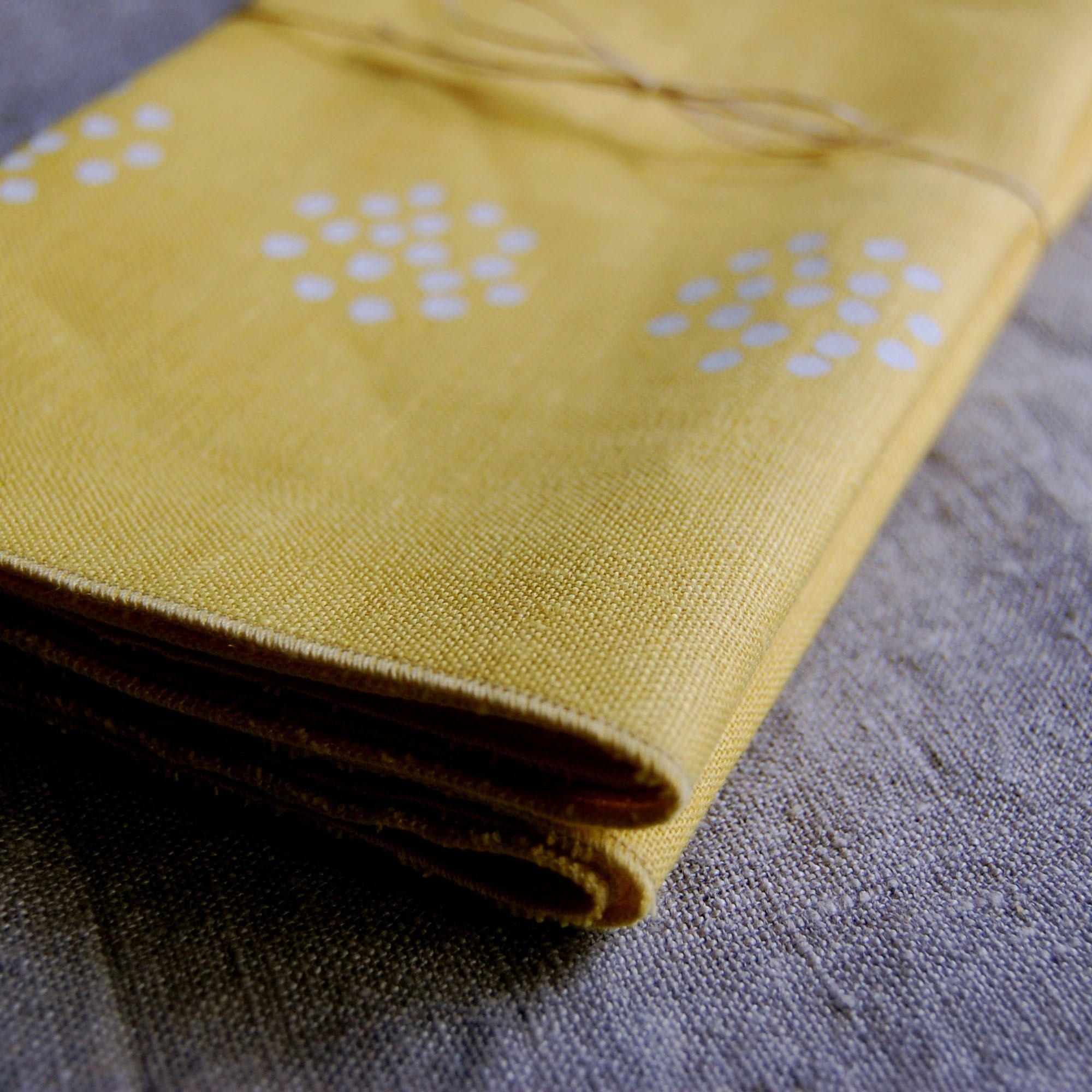 colander napkin pair - buttercup/cream
