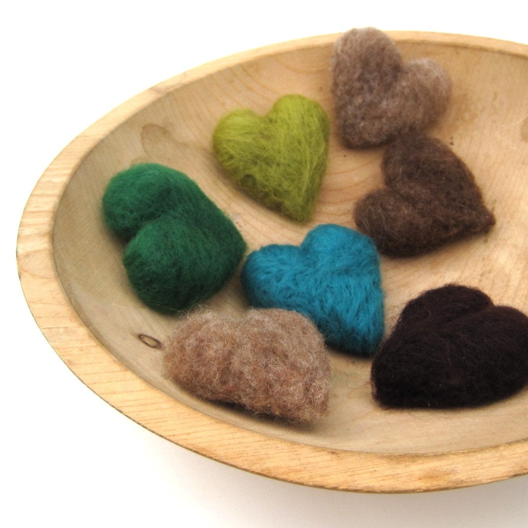Woodland Moss Felted Hearts Pebbles SET of 7 in Wool - Rustic Eco Friendly Home Decor - Fall Decoration