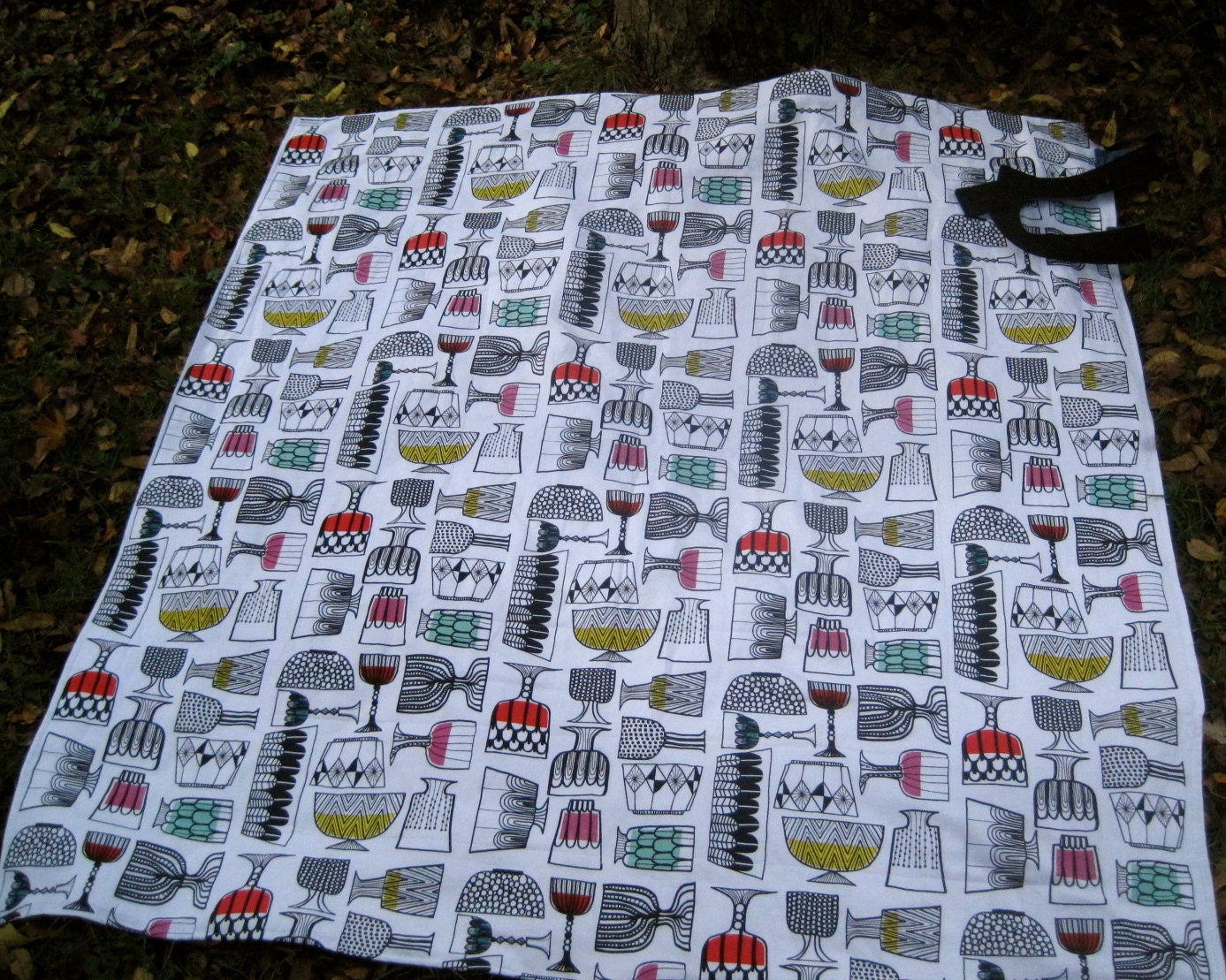 Picnic Blanket MARIMEKKO - Mod Eco Friendly Alfresco Dining Summer Outdoors Blanket (Ready to Ship) Wedding Gift Idea