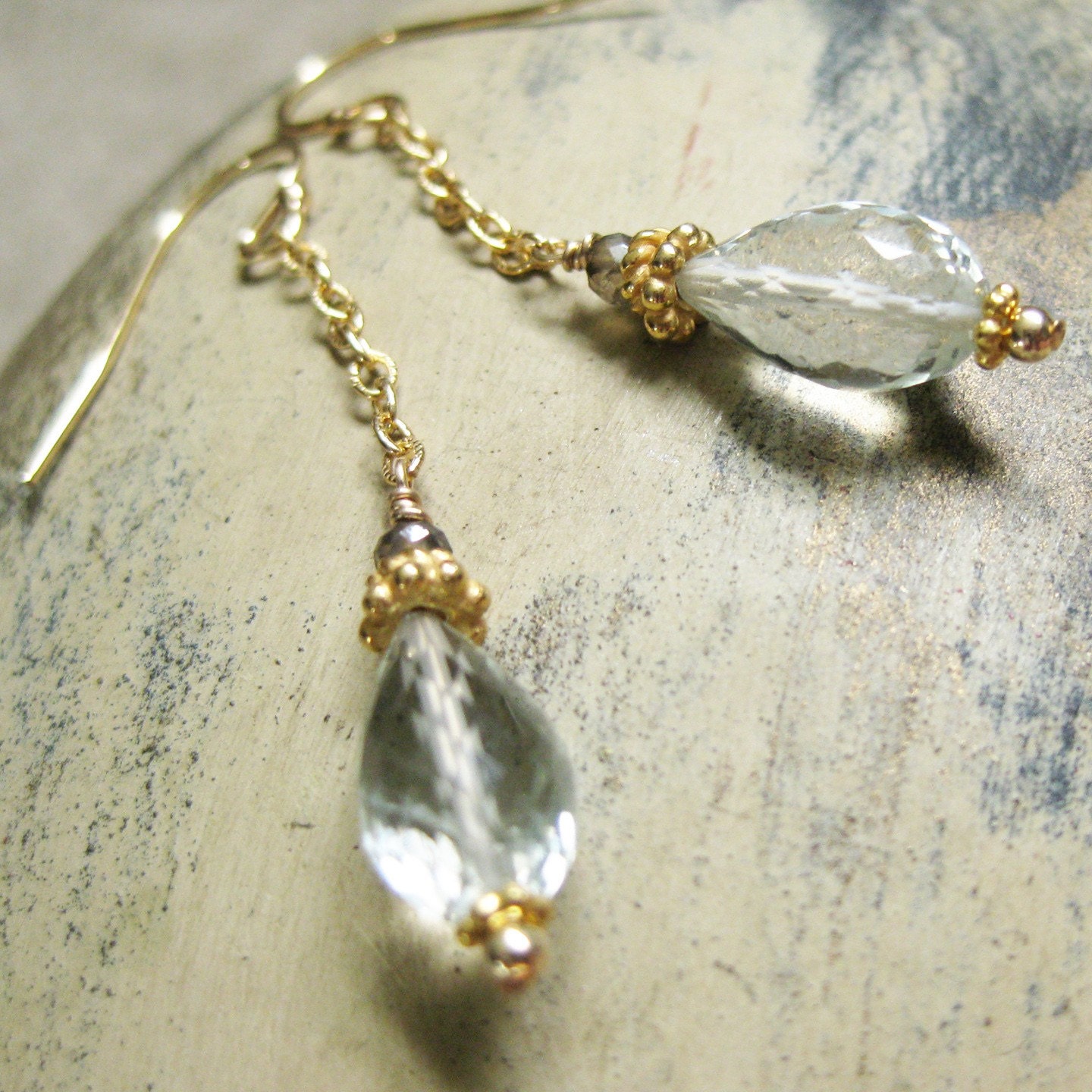 Earrings Green Amethyst Teardrop Textured Chain Cascade, Gold Daisy, bridal : katecojewelry