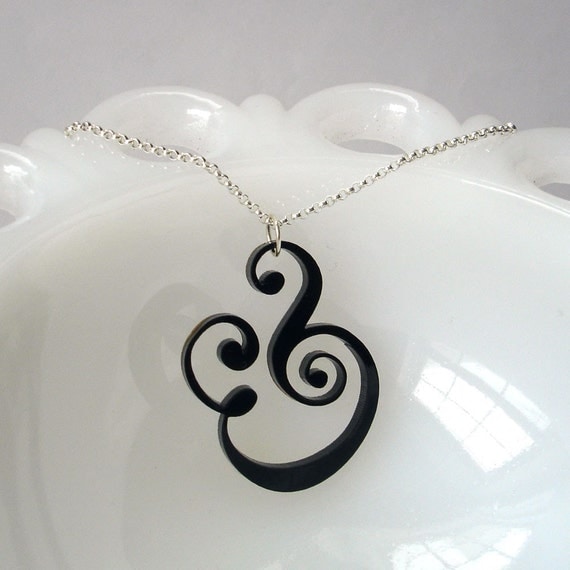 Epershand Ampersand Necklace
