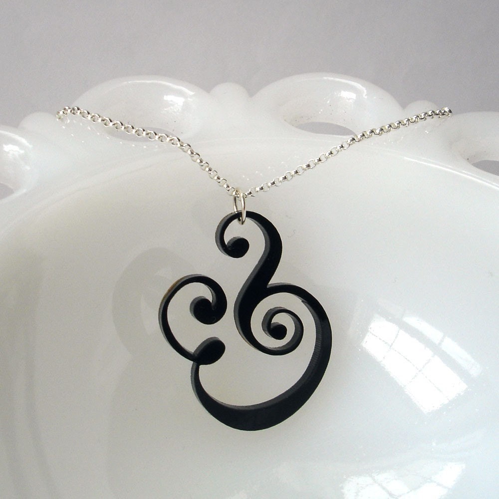 Epershand Ampersand Necklace