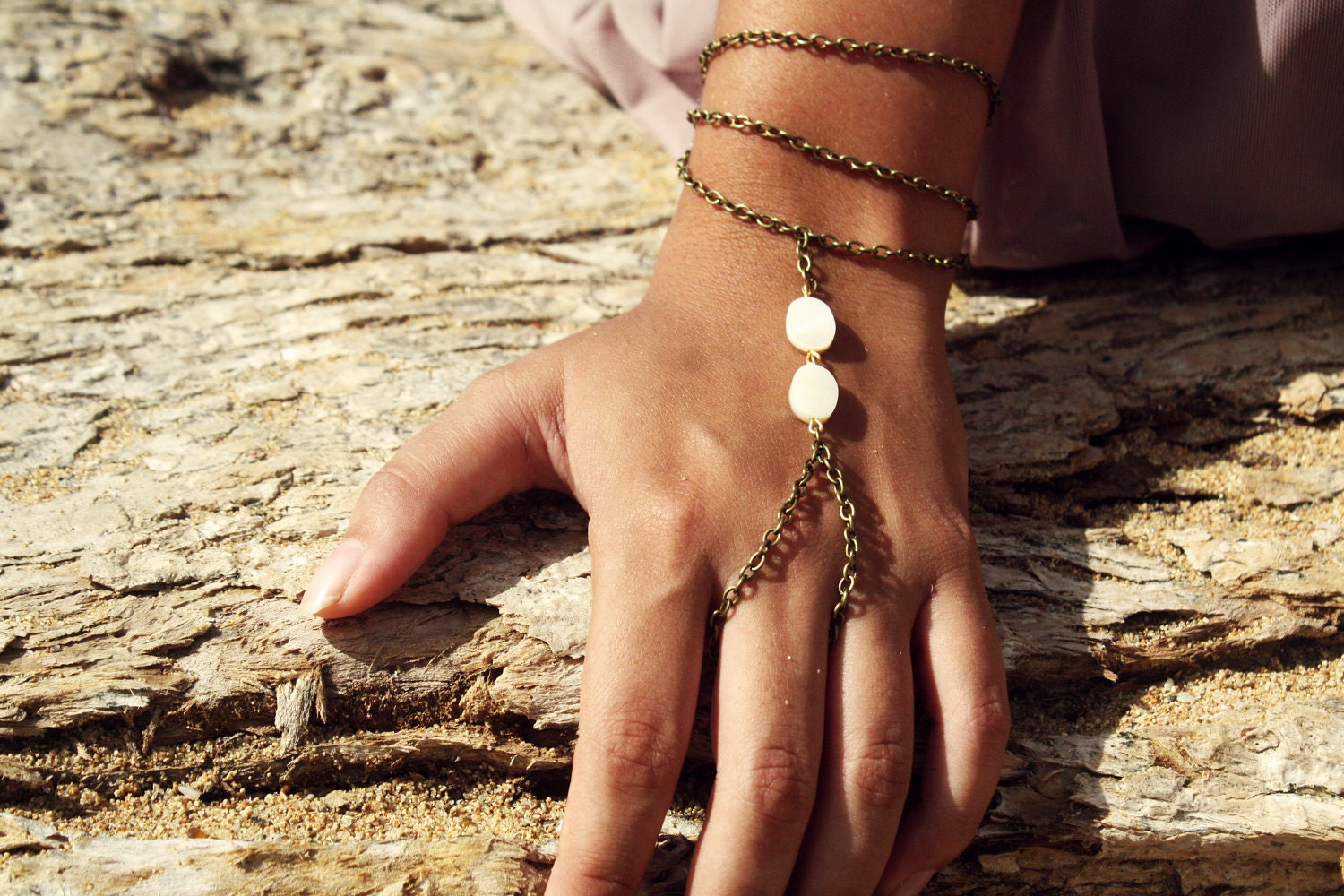 Slave Bracelet Hand Bracelet Piece Hipster Bronze Chain Boho Bohemian White Mother Pearl Bead Three Chain Hand Ring Jewelry