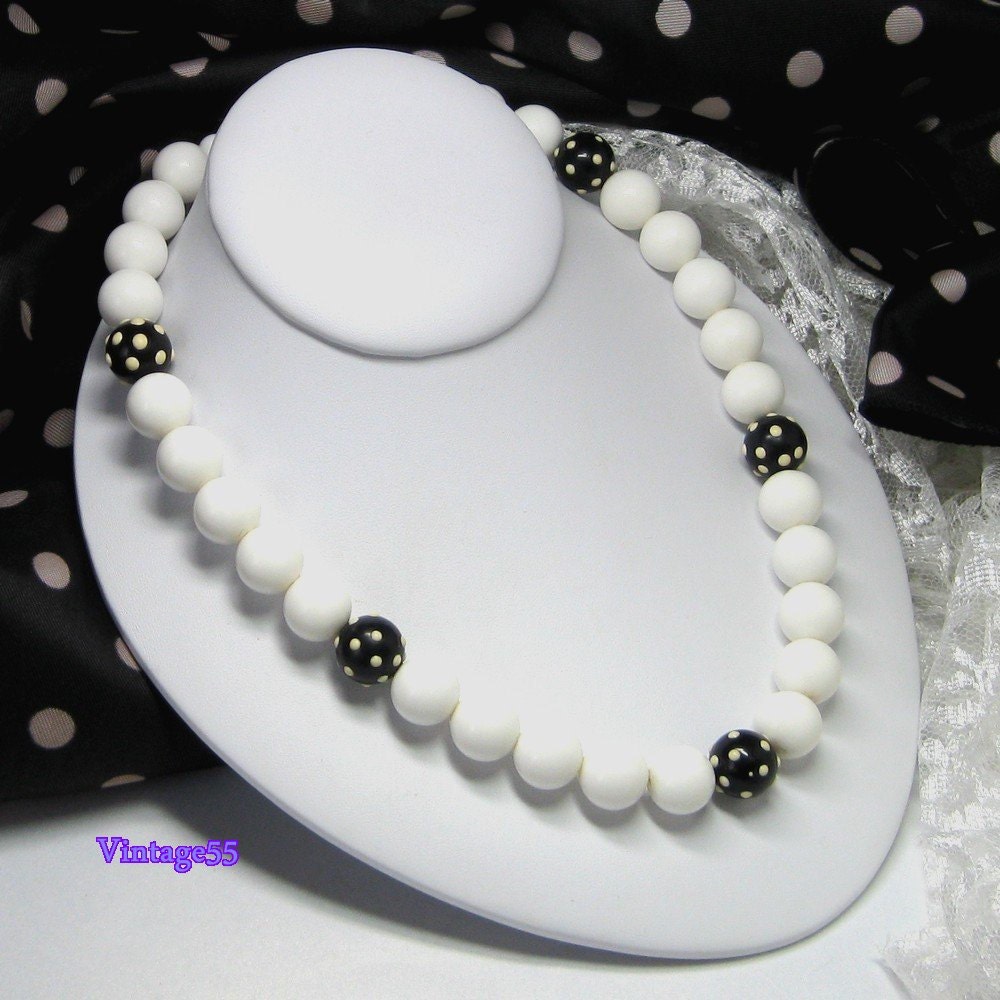 Vintage Necklace Beaded White Black  poka dots Madmen