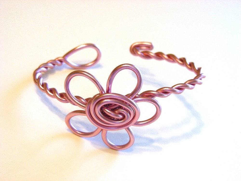 Daisy Days Twisted Flower Bracelet - Choose your own Color