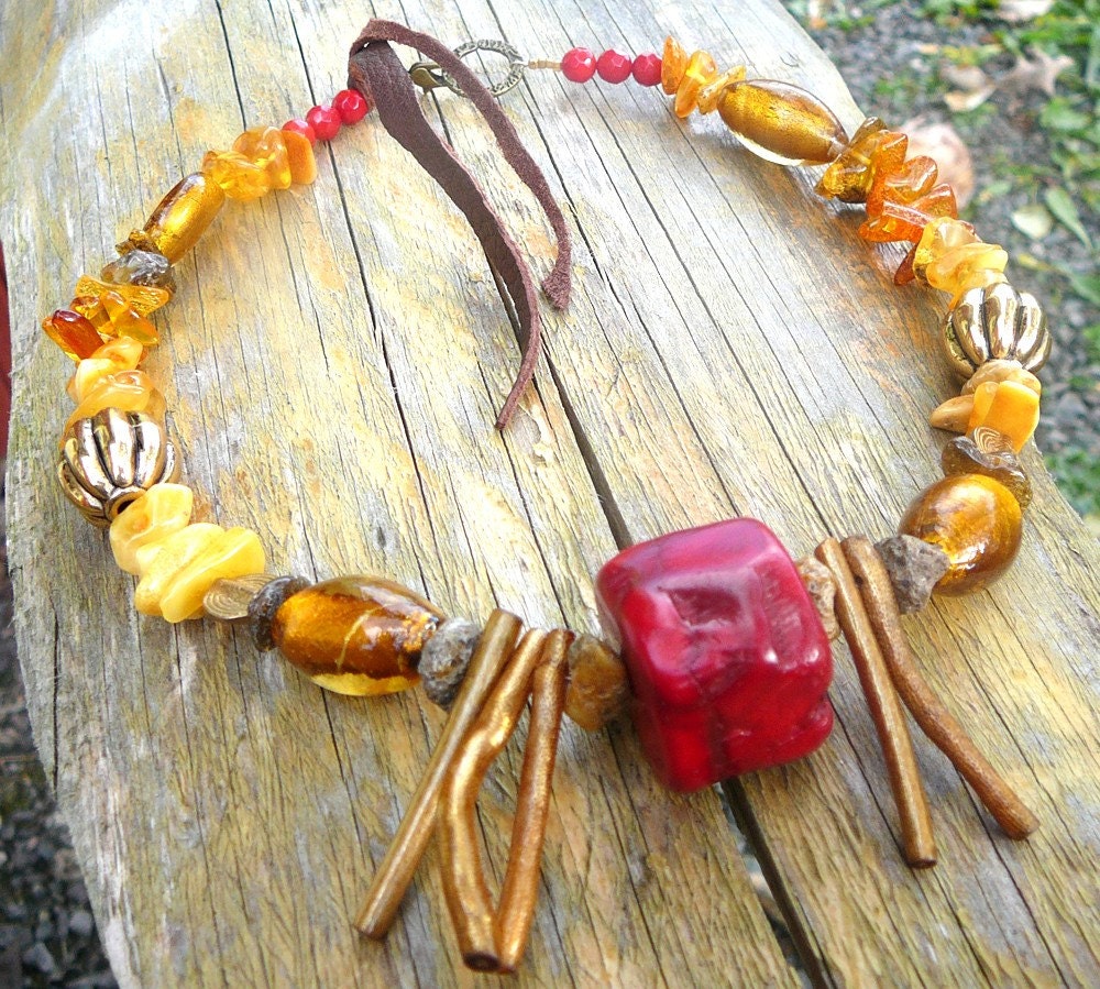 Enjoy the Northern Star - Necklace/ Baltic Amber and Coral Bamboo
