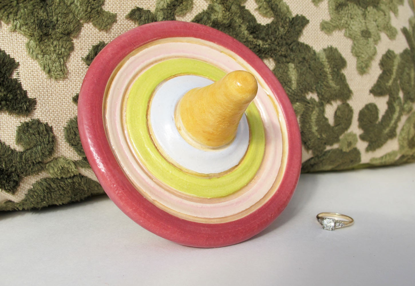 Ceramic Ring Holder